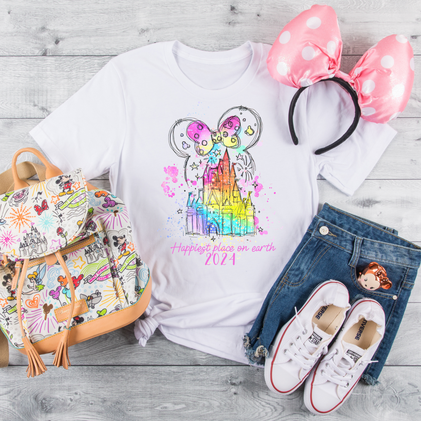 Camiseta con cabeza de Minnie Mouse y castillo encantado de acuarela con temática de Disney