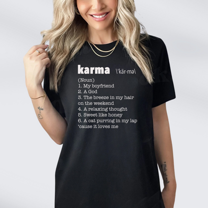 Taylor Swift inspiró la camiseta de definición "Karma Is a Cat"